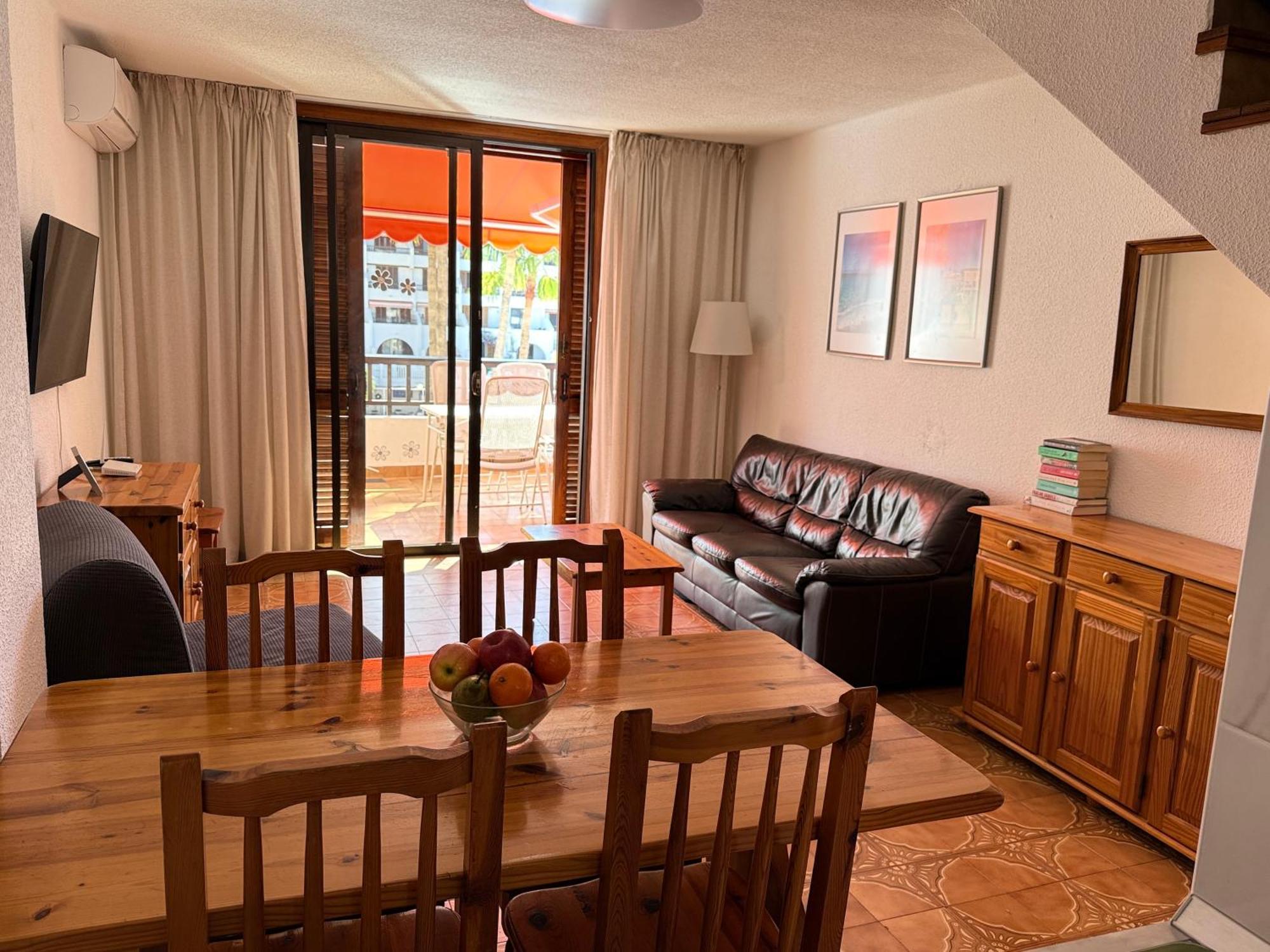 Sunny 2-Bedroom Apartment In Parque Santiago II Playa de las Américas Exterior foto